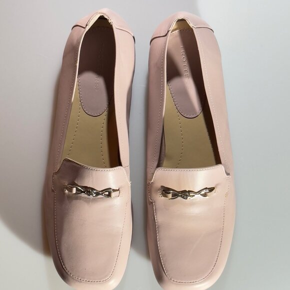 TROTTERS Womens Pink Leather Loafers Silver-tone Metal Chain Accent Stacked Heel - Picture 3 of 9